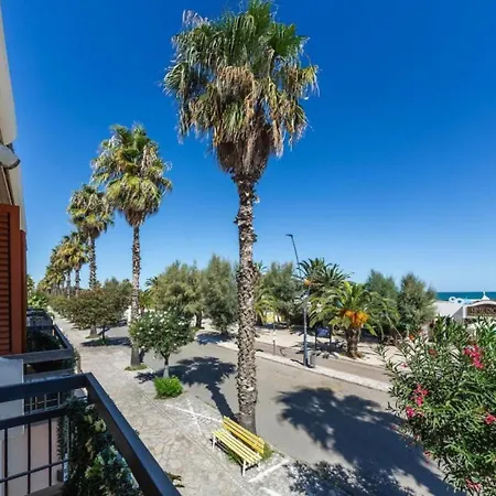 La Stella. Ideale Nella Casa Sul Mare. Сан-Бенедетто-дель-Тронто